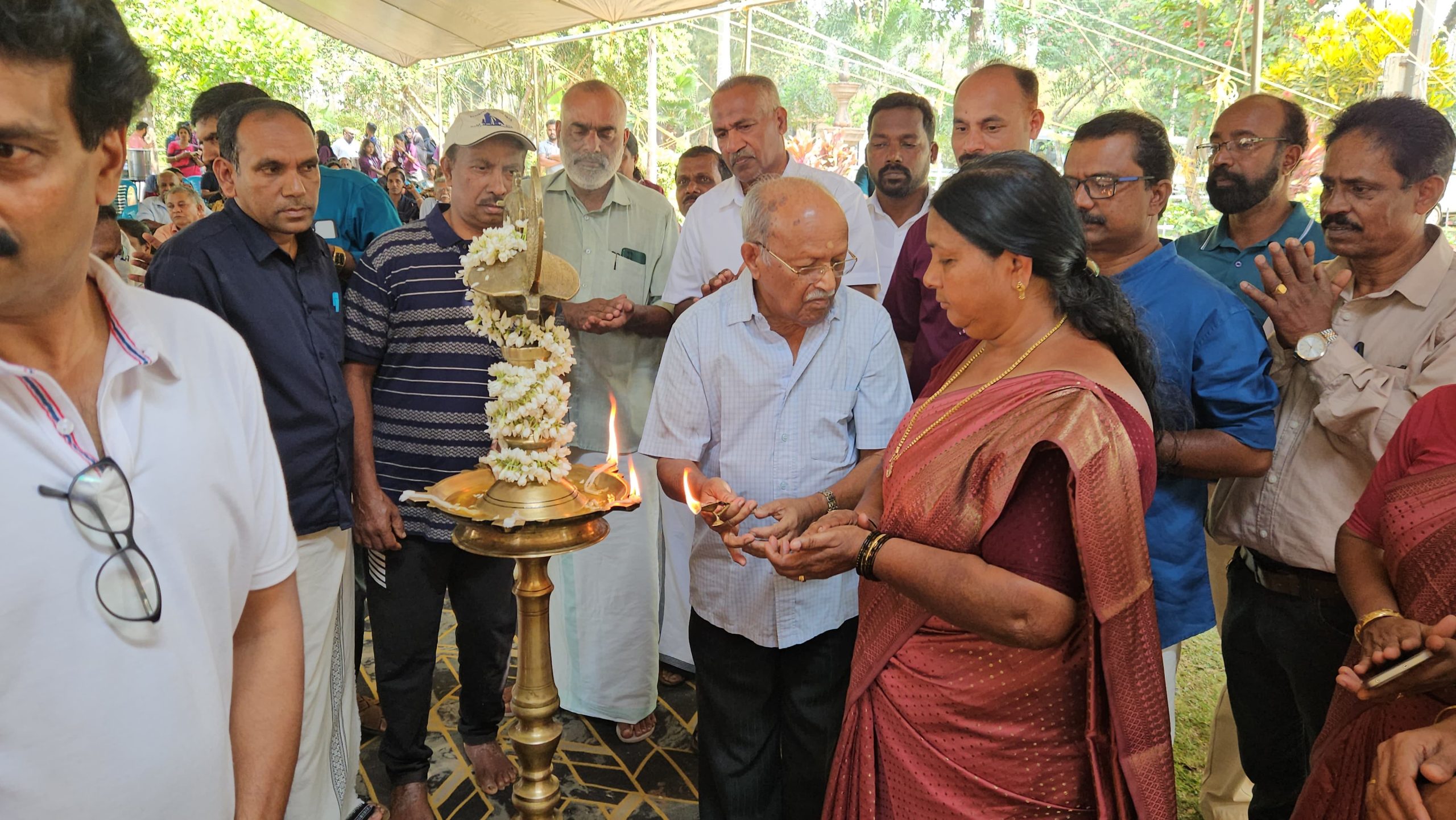 കിടപ്പ് രോഗികൾക്ക്ആഹ്ലാദവും ആശ്വാസവുമായി സ്നേഹ സംഗമം