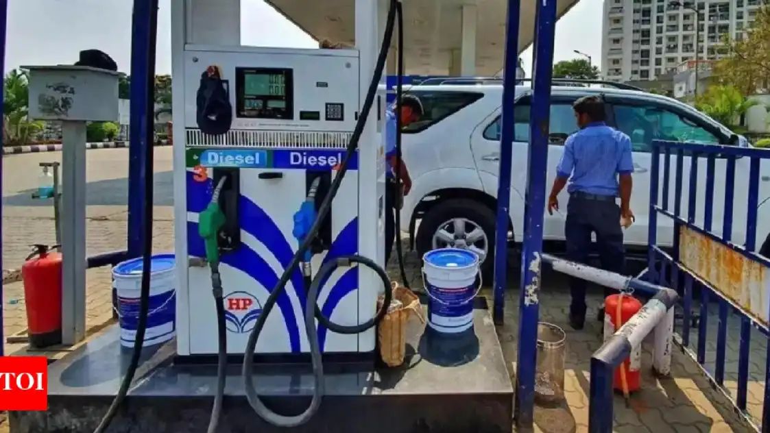 ഇന്ധന പ്രതിസന്ധി; രാജ്യത്ത് ലോക്ക്ഡൗണ്‍ പ്രഖ്യാപിക്കുമോ? ഒടുവില്‍ വ്യക്തത വരുത്തി കേന്ദ്രം.