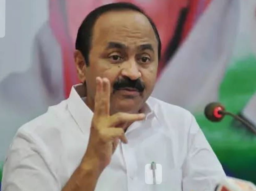 മുഖ്യമന്ത്രി തര്‍ക്കത്തിൽ പരസ്യ അഭ്യര്‍ത്ഥനയുമായി വിഡി സതീശൻ, ‘ചേരിതിരിഞ്ഞ് പ്രകടനങ്ങൾ നടത്തുന്നതും ഫ്ലക്സുകൾ സ്ഥാപിക്കുന്നതും ഒഴിവാക്കണം’