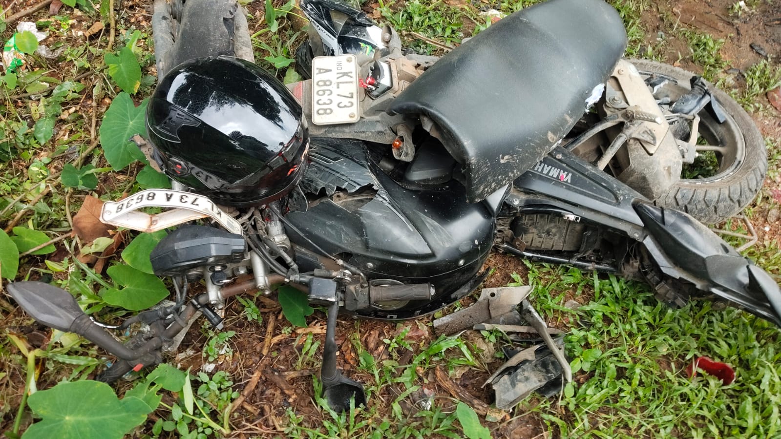 താമരശ്ശേരിയിൽ ബസ്സും, ബൈക്കും കൂട്ടിയിടിച്ച് യുവാവ് മരിച്ചു, സഹയാത്രികൻ്റെ നില ഗുരുതരം