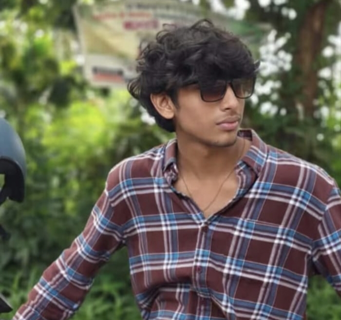 ചീരാലിൽ പ്ലസ്ടു വിദ്യാർത്ഥിയെ തൂങ്ങി മരിച്ച നിലയിൽ കണ്ടെത്തി.ബത്തേരി പ്രദേശത്ത് വിദ്യാർത്ഥികളുടെ ആത്മഹത്യ തുടർക്കഥയാവുന്നു.