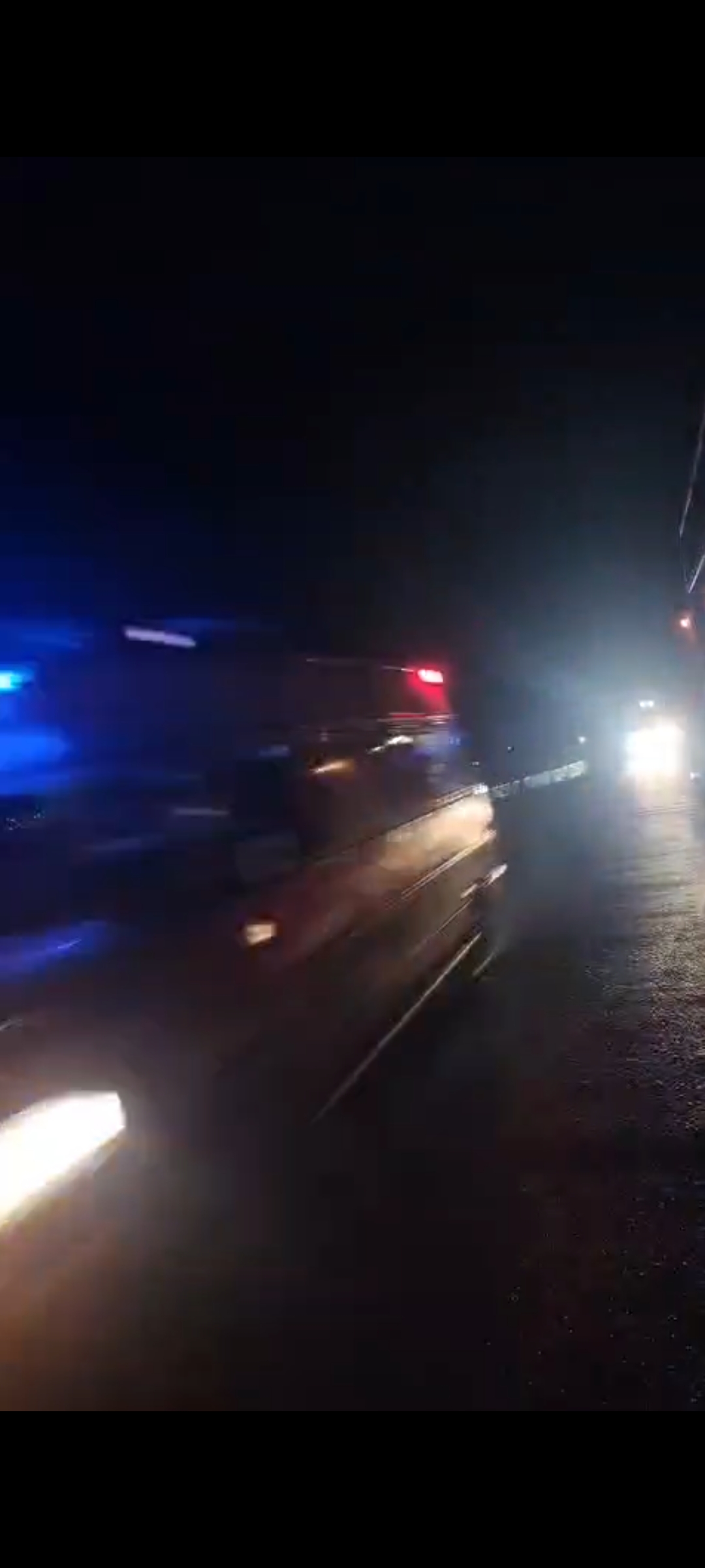 🛑താമരശ്ശേരി ചുരത്തിൽ അതിരൂക്ഷമായ ഗതാഗതക്കുരുക്ക്: രോഗികളുമായി വന്ന ആംബുലൻസുകൾ ഉൾപ്പെടെ മണിക്കൂറുകളോളം കുടുങ്ങി, കിലോമീറ്ററുകളോളം വാഹനനിര