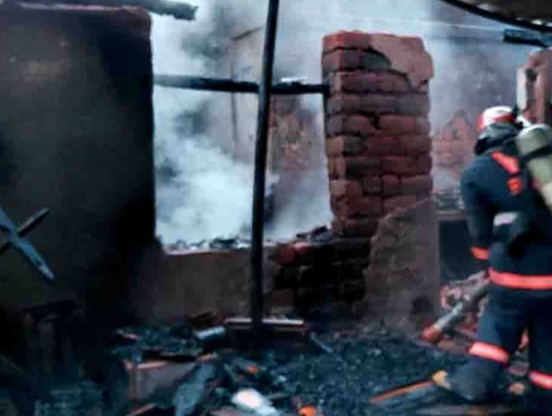 പടിഞ്ഞാറത്തറയിൽ ഫർണിച്ചർ നിർമ്മാണ യൂണിറ്റിന് തീപിടിച്ചു