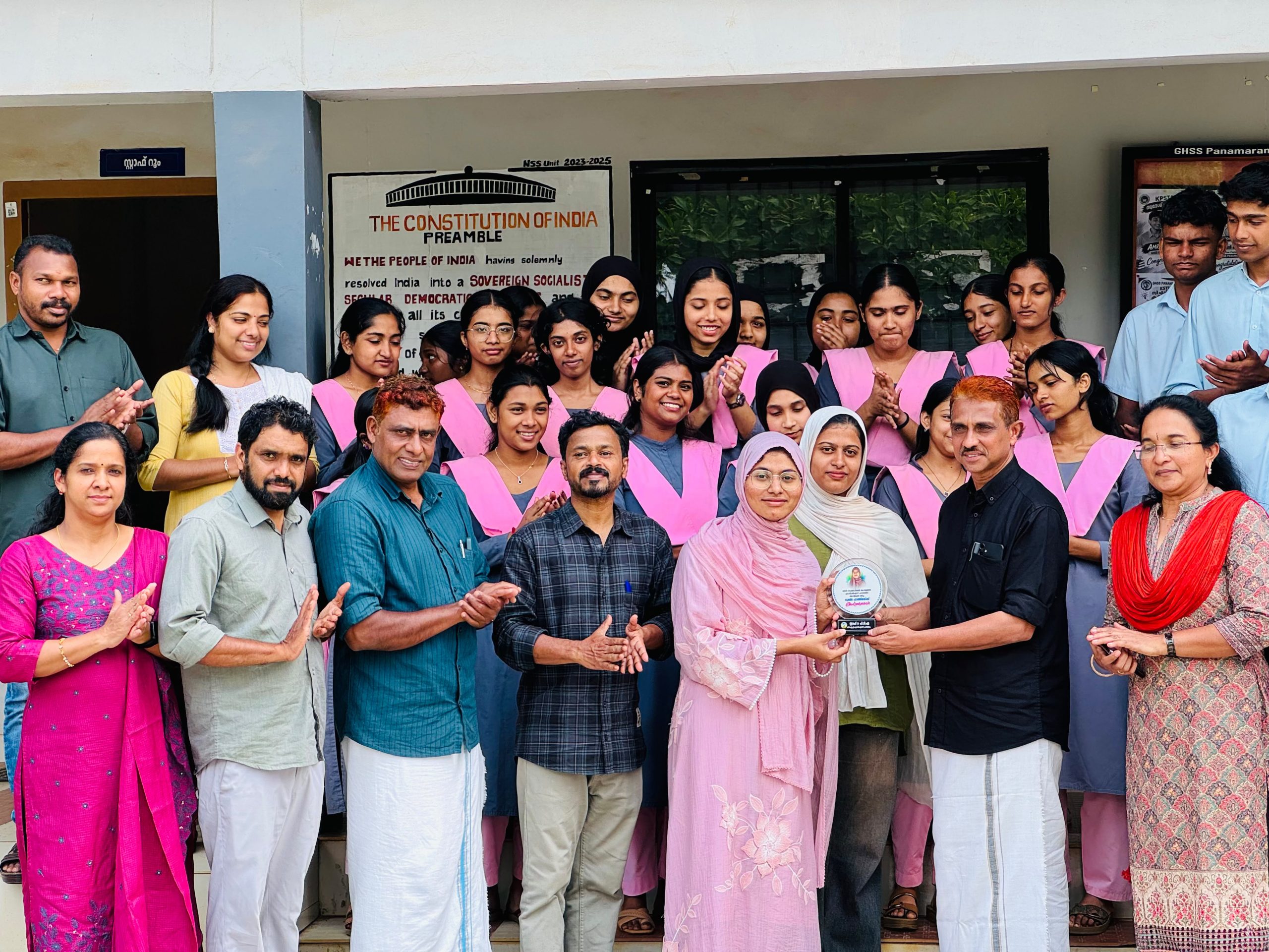 മെഡിക്കൽ പ്രവേശനം നേടിയ പൂർവവിദ്യാർത്ഥികൾക്ക് അനുമോദനം
